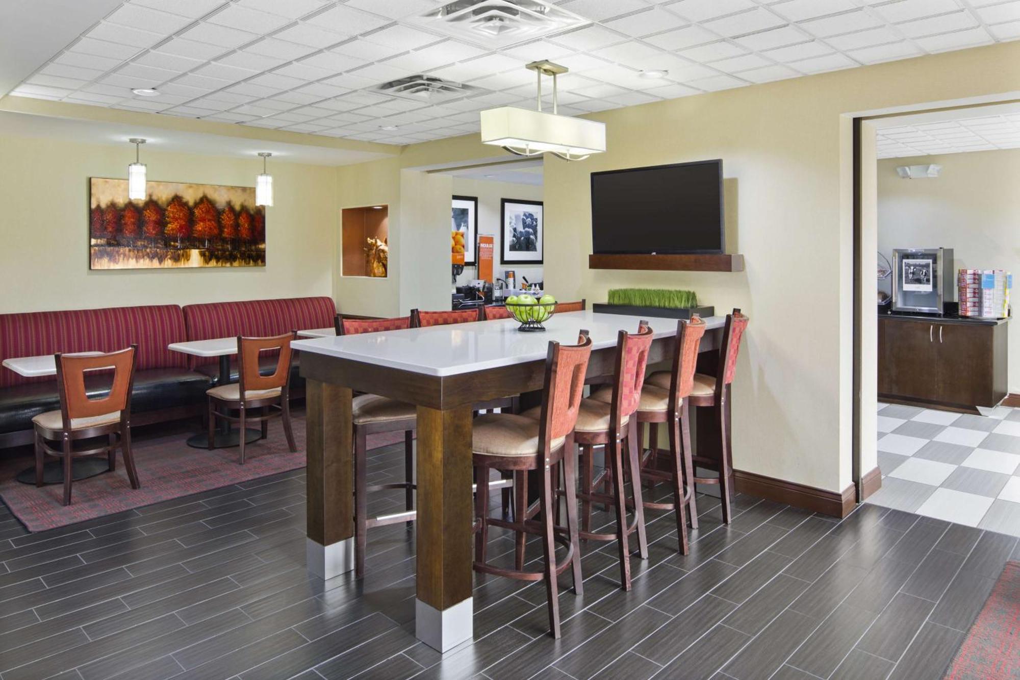 Hampton Inn Hinesville Exterior foto