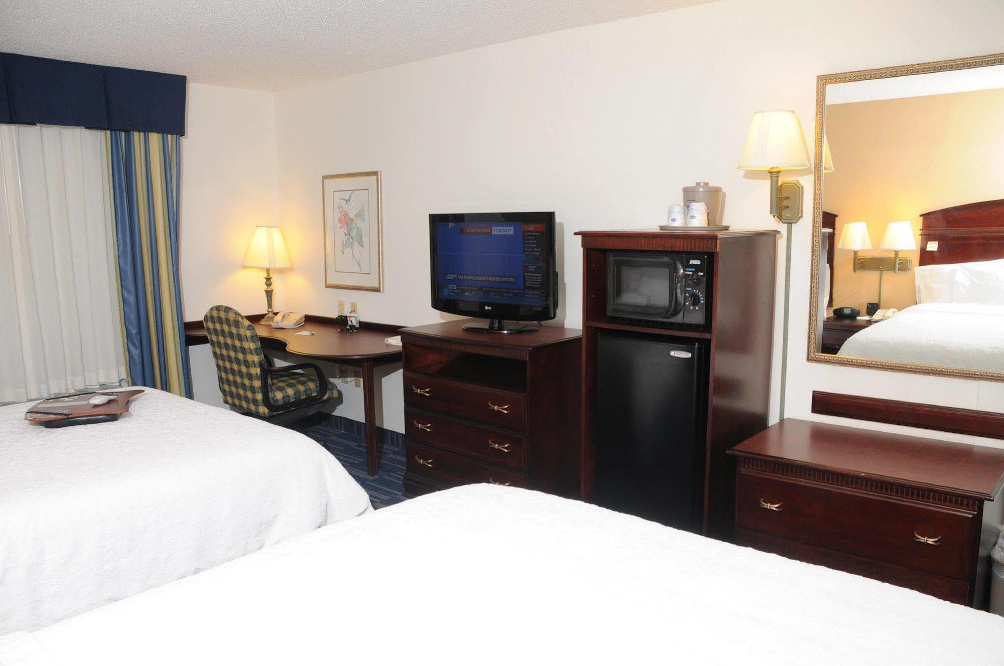 Hampton Inn Hinesville Exterior foto