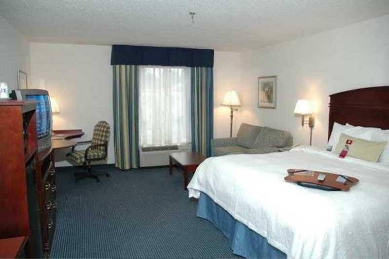 Hampton Inn Hinesville Exterior foto